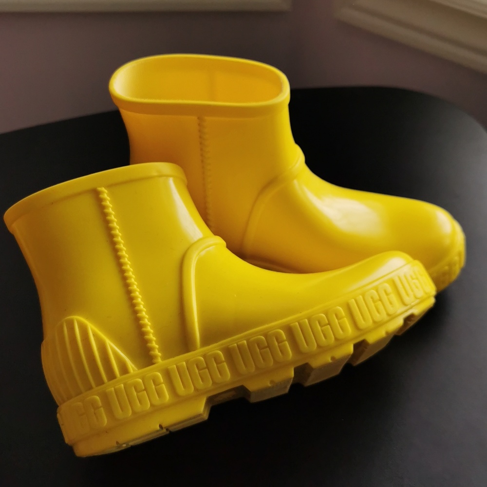 UGG rain boots
